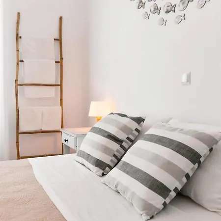 Fisheye Aparthotel Parikia (Paros)